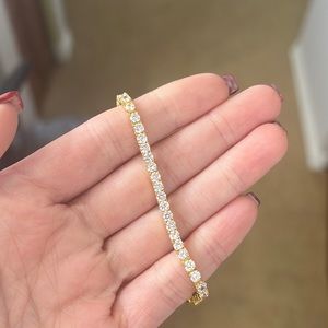 NORDSTROM CUBIC ZIRCONIA TENNIS BRACELET